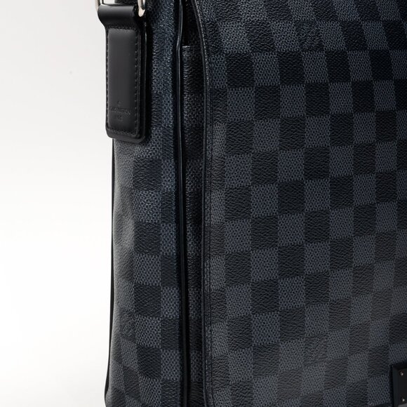 Louis Vuitton Graphite Damier District MM Cross Body Bag - Picture 8 of 13